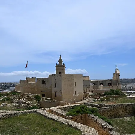 Dar Sara Gozitan - Happy *